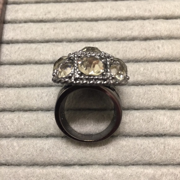 Ring ✨ - Picture 3 of 3